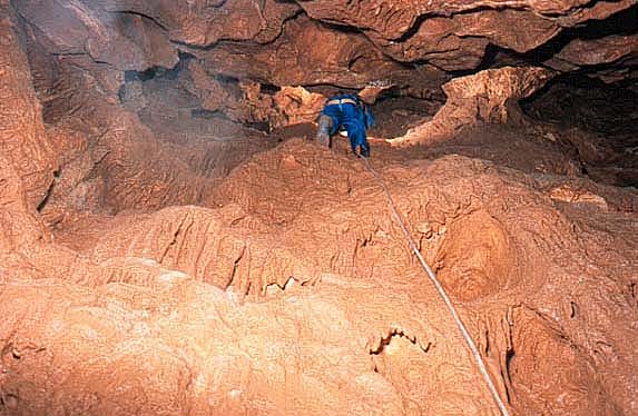 Erstbefahrung der Laierhöhle-Schachtabstieg in die Donnerstagskluft